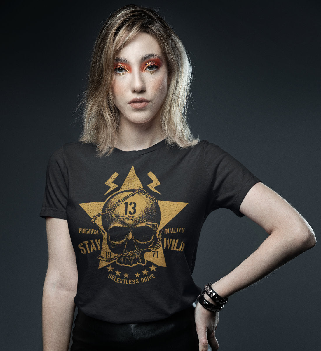 Stay Wild Skull - Relentless Drive - Premium Quality - Damenshirt