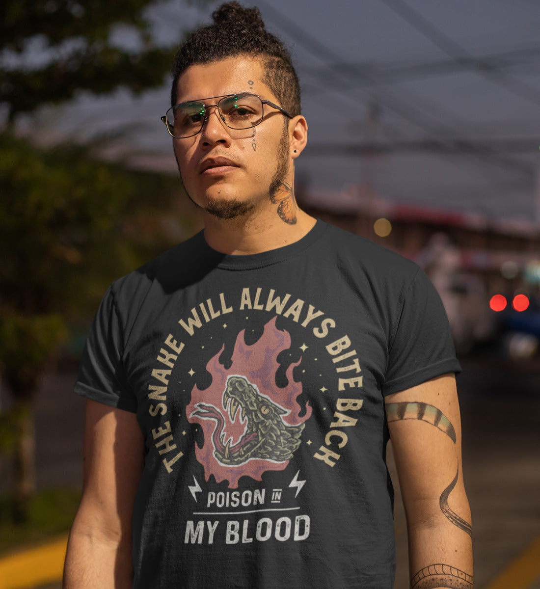 The Snake Will Always Bite Back - Poison In My Blood  - Herren Premium Organic Shirt