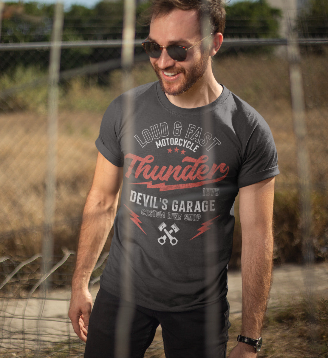 Thunder - Loud & Fast Motorcycle -  Custom Devil's Garage  - Herren Premium Organic Shirt