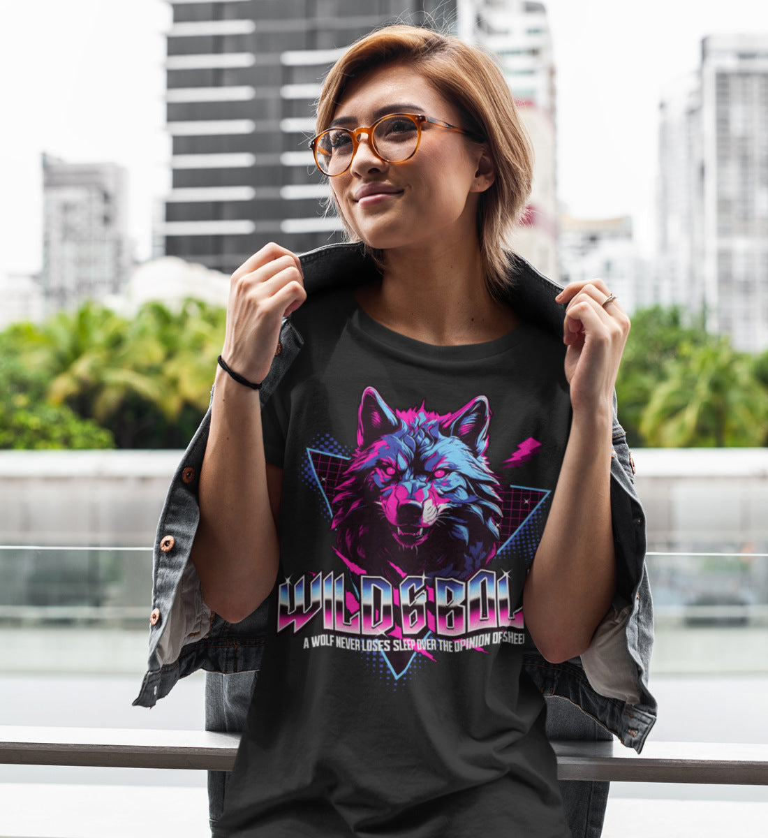 Wild & Bold Wolf - 80s Neon Retro Vaporware  - Damen Premium Organic Shirt